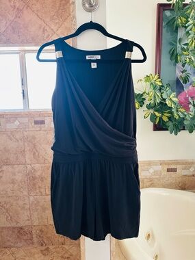 WHBM White House Black Market Black Sleeveless Draped Romper w Metallic Accents